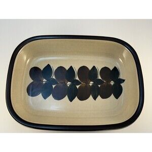 Vintage Arabia Finland Ruija Troubadour 9 in X 12 in Baking/Serving Dish